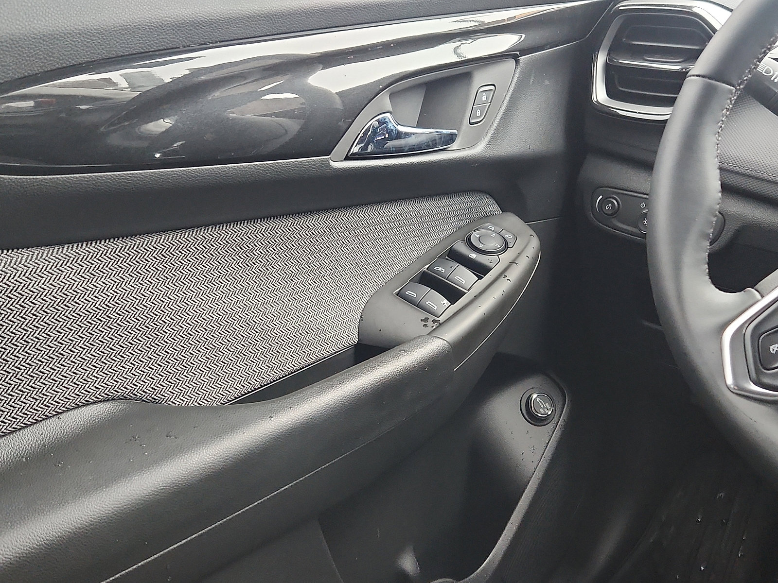 Used 2026 Chevrolet TrailBlazer LT w/ Convenience Package image 12