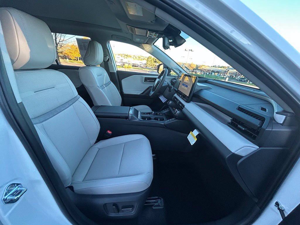Used 2026 Toyota RAV4 SE w/ Convenience Package AWD/4WD image 28
