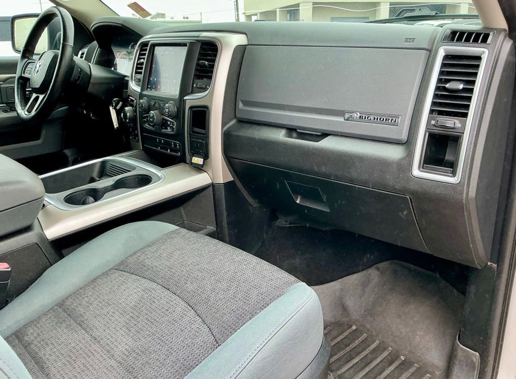 Used 2018 RAM 1500 SLT AWD/4WD image 24