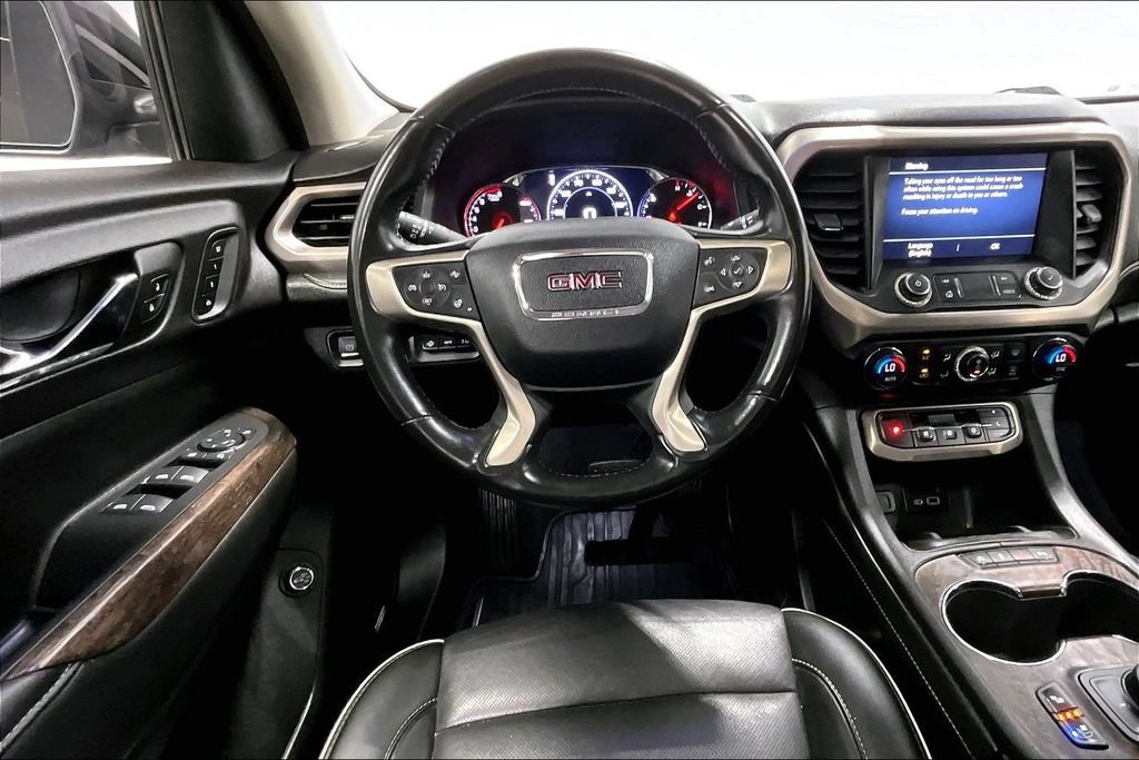 Used 2022 GMC Acadia Denali w/ Denali Ultimate Package FWD image 6