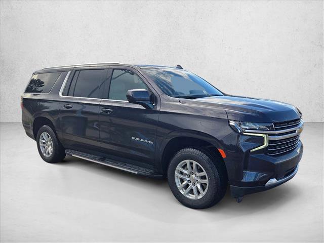 Used 2024 Chevrolet Suburban LT RWD image 3