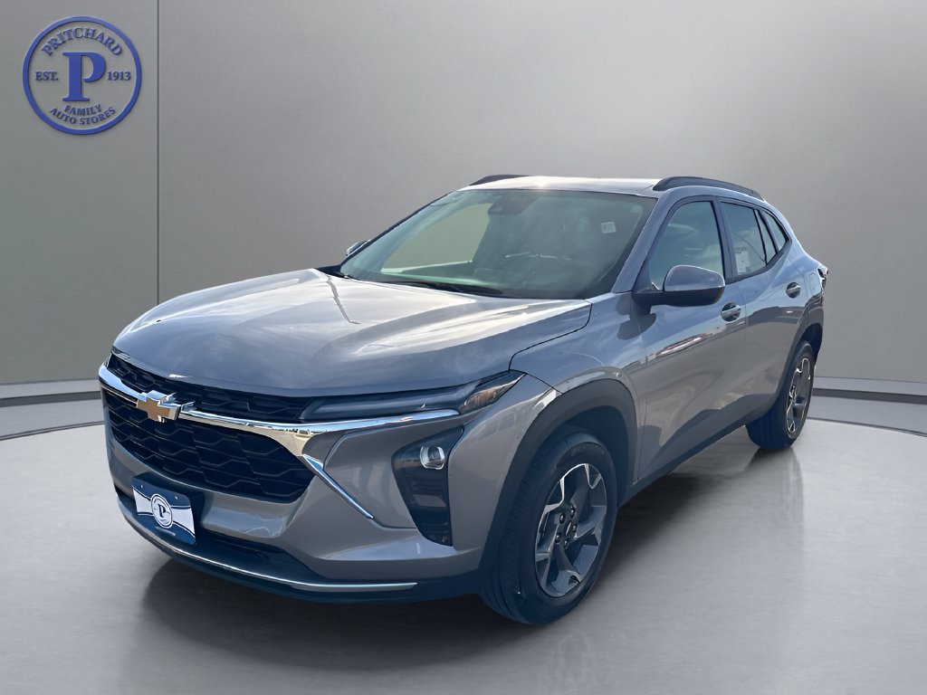 Used 2026 Chevrolet Trax LT FWD image 3