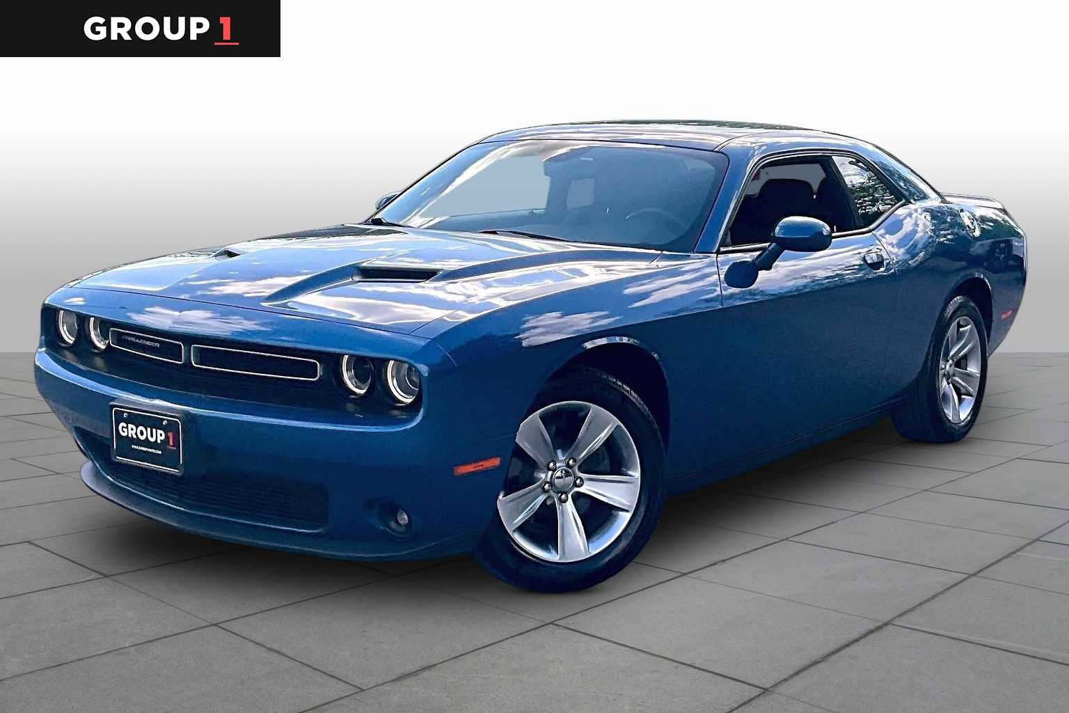 Used 2020 Dodge Challenger SXT w/ Driver Convenience Group RWD image 1