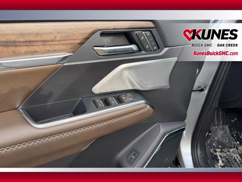 New 2026 GMC Acadia Denali Ultimate w/ LPO, Floor Liner Package image 9