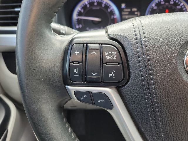Used 2019 Toyota Highlander XLE image 28