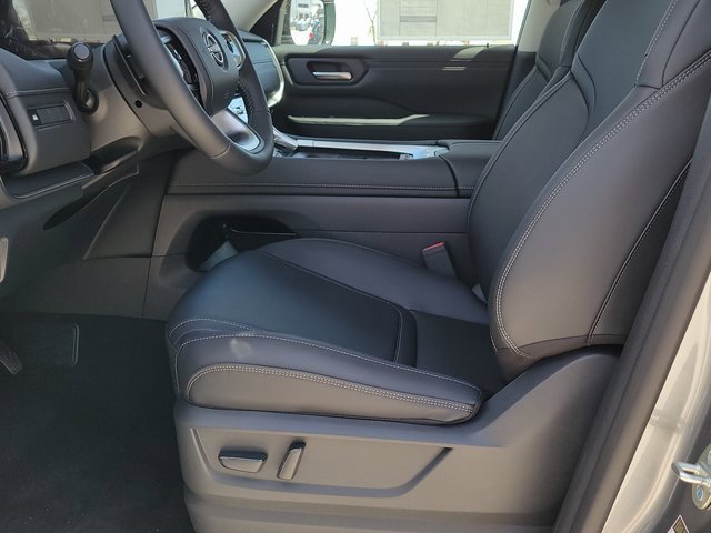 New 2025 Nissan Armada SV image 6