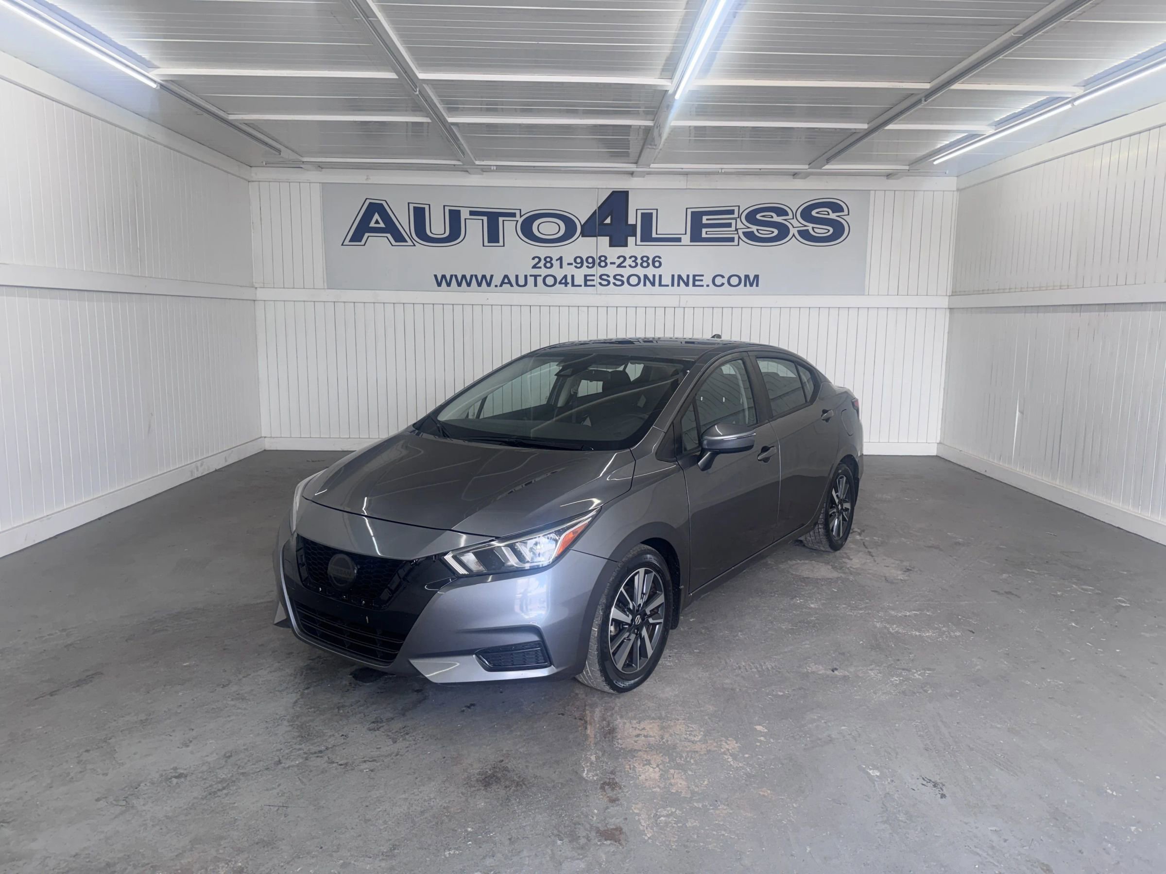 Used 2021 Nissan Versa SV FWD image 1