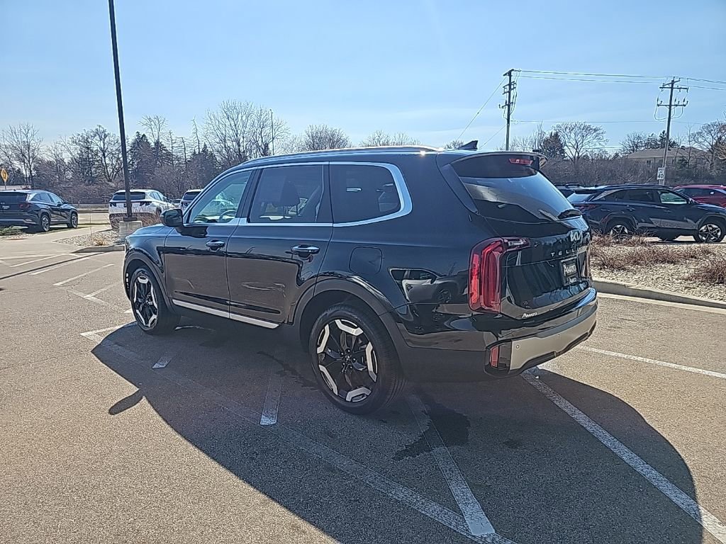 Used 2025 Kia Telluride S image 3