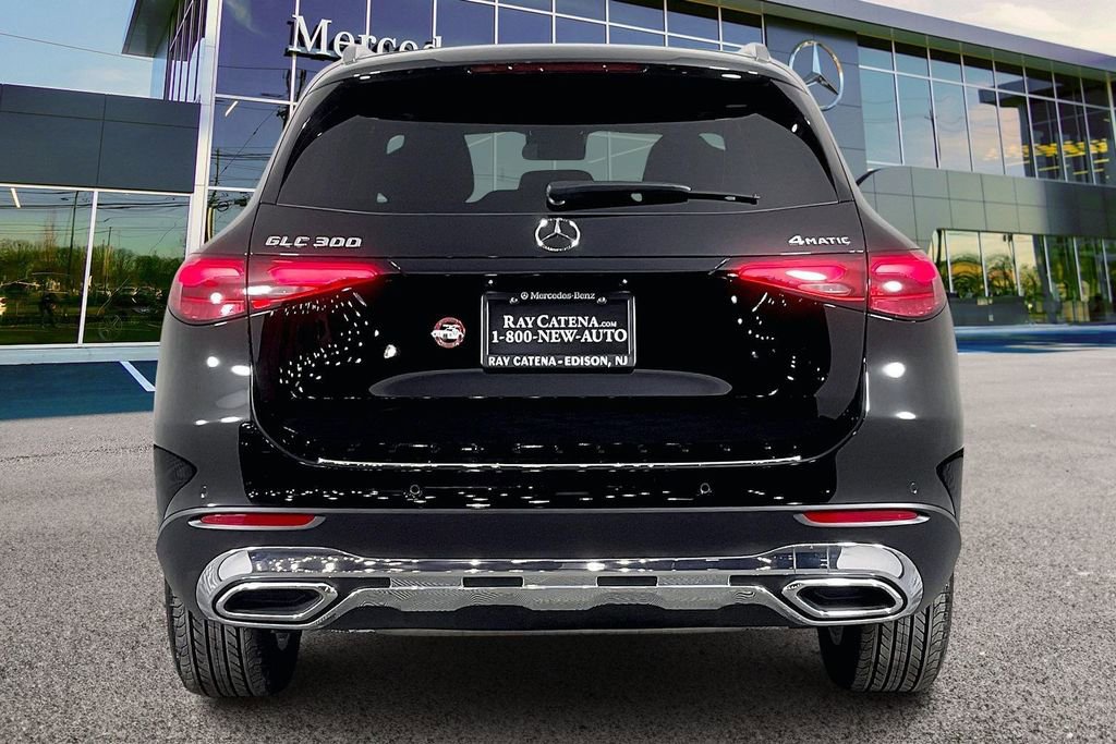 Used 2026 Mercedes-Benz GLC 300 4MATIC image 4