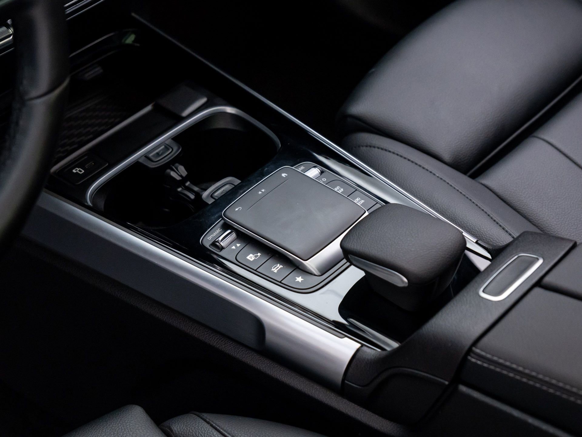 Used 2023 Mercedes-Benz EQB 300 4MATIC w/ Exclusive Package image 14