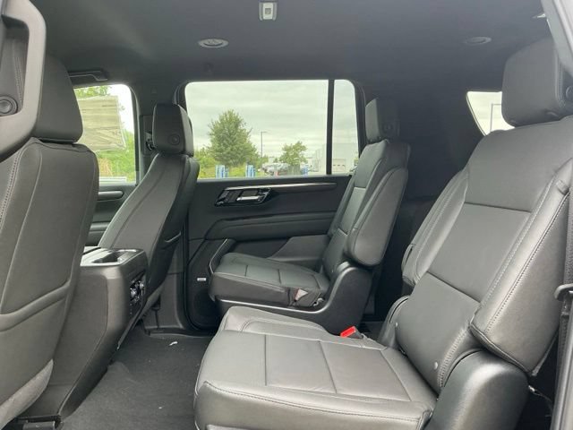 New 2026 Chevrolet Suburban LT w/ Comfort Package AWD/4WD image 35