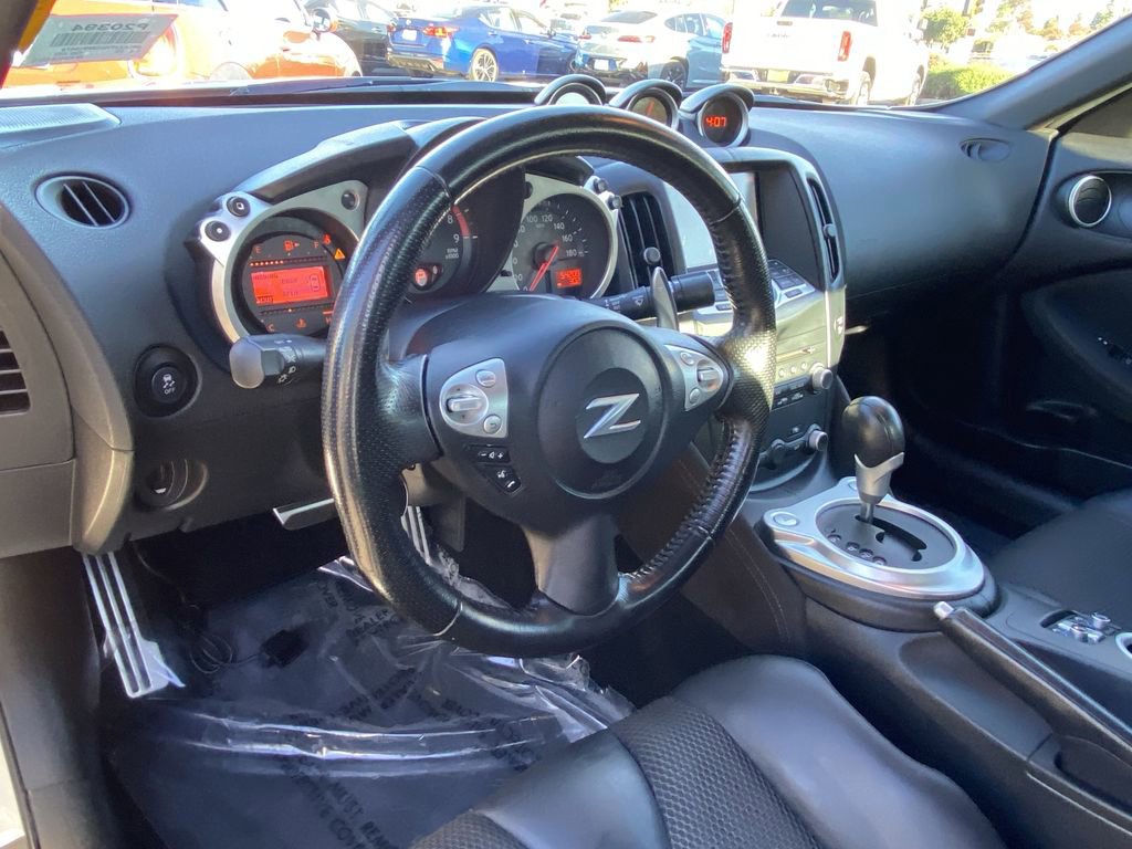 Used 2016 Nissan 370Z Touring image 12
