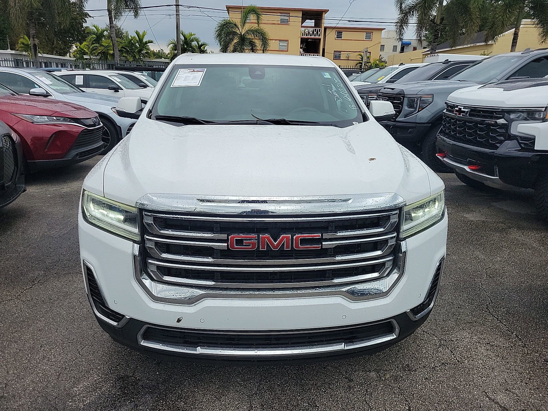 Used 2023 GMC Acadia SLE image 5
