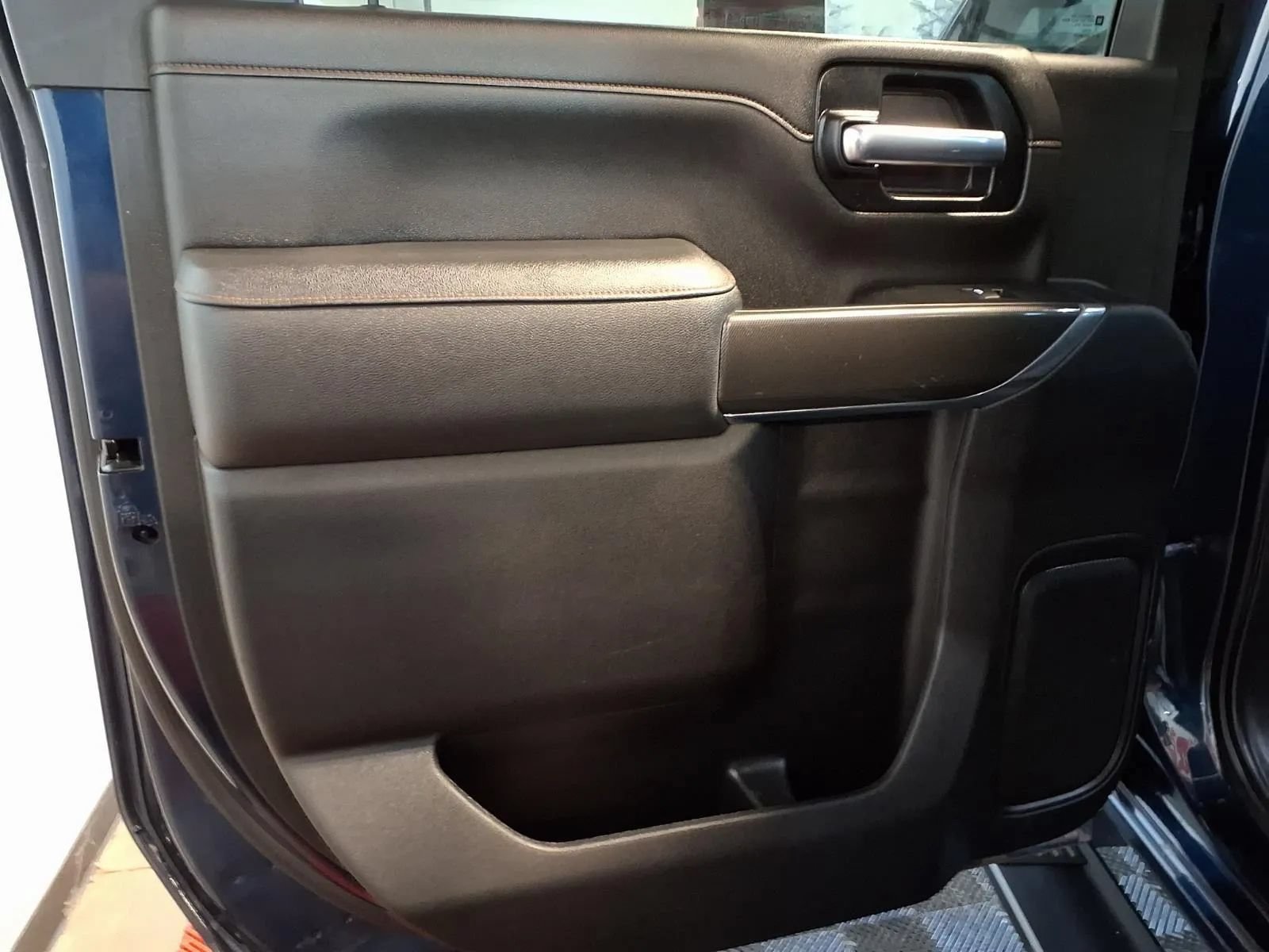 Used 2022 GMC Sierra 2500 AT4 w/ AT4 Preferred Package AWD/4WD image 15