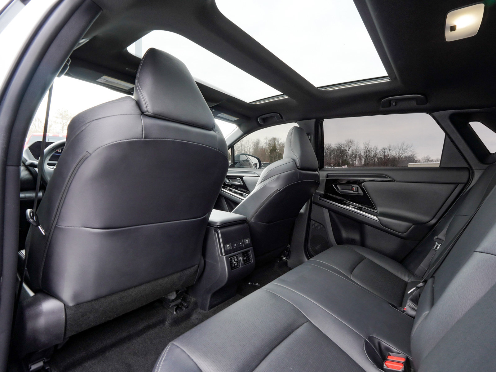 Used 2023 Toyota bZ4X Limited image 30