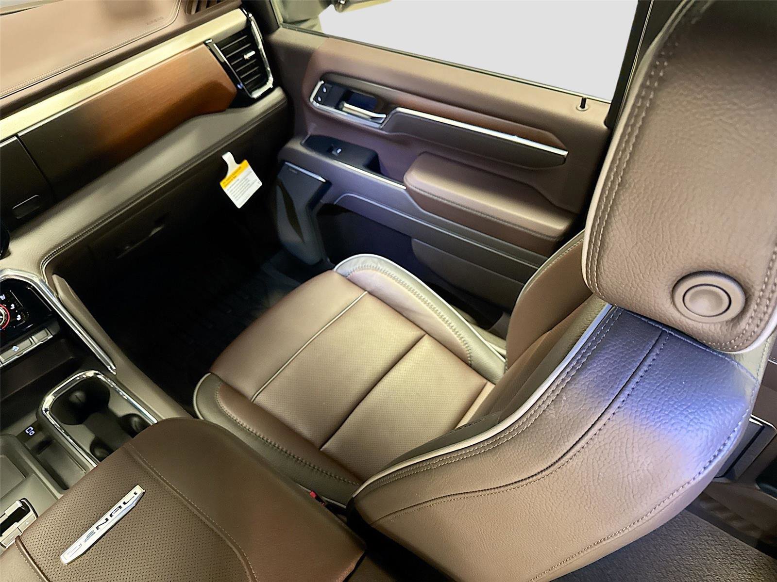 Used 2025 GMC Sierra 2500 Denali w/ Denali Reserve Package image 24