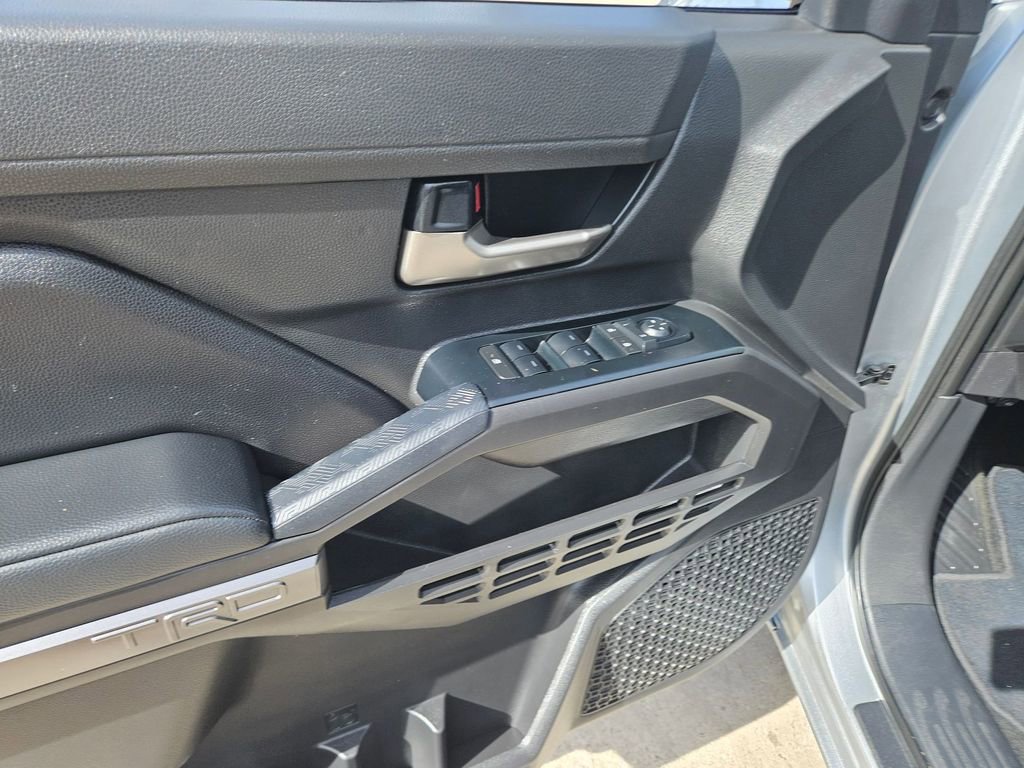 Used 2025 Toyota Tacoma TRD Off-Road image 15