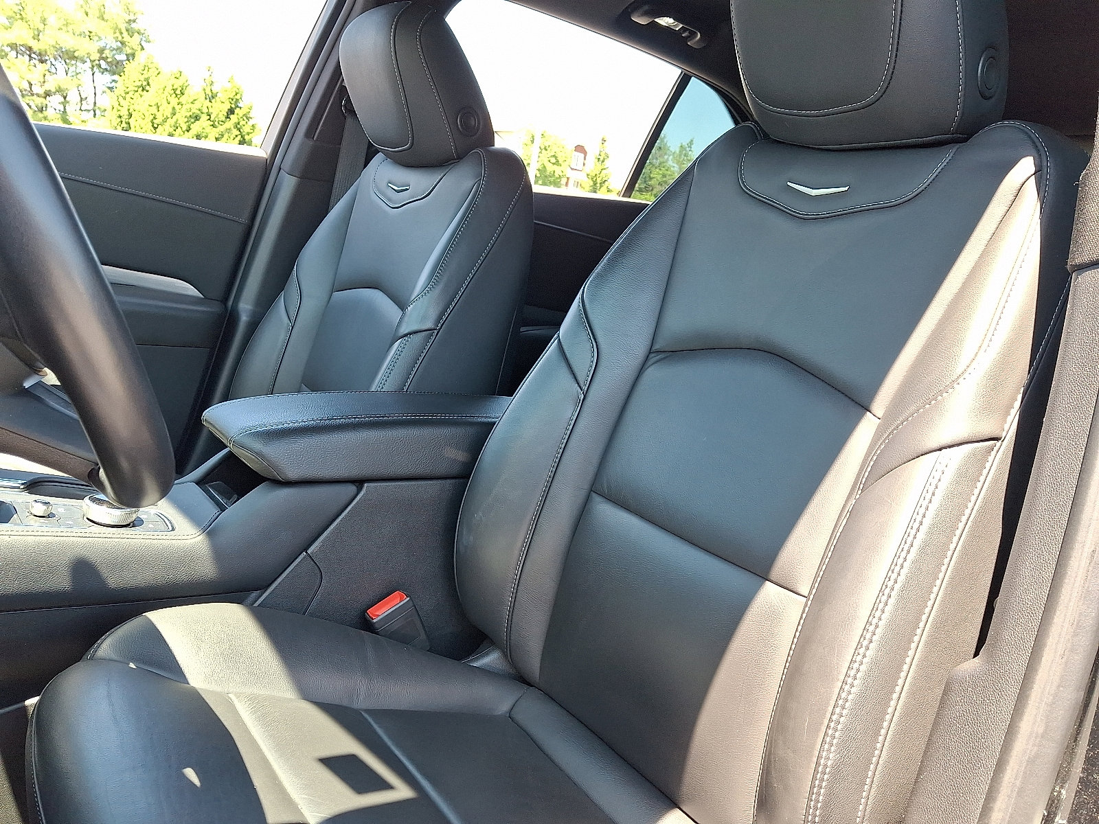 Certified 2025 Cadillac XT4 Premium Luxury AWD/4WD image 17