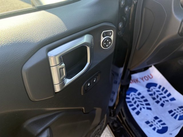 Used 2018 Jeep Wrangler Sport image 13