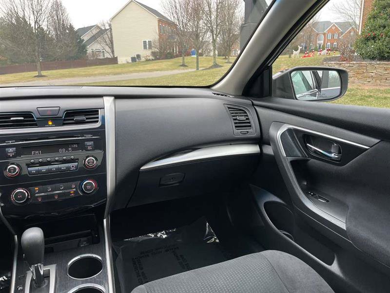 Used 2014 Nissan Altima 2.5 S w/ Sport Value Package image 11