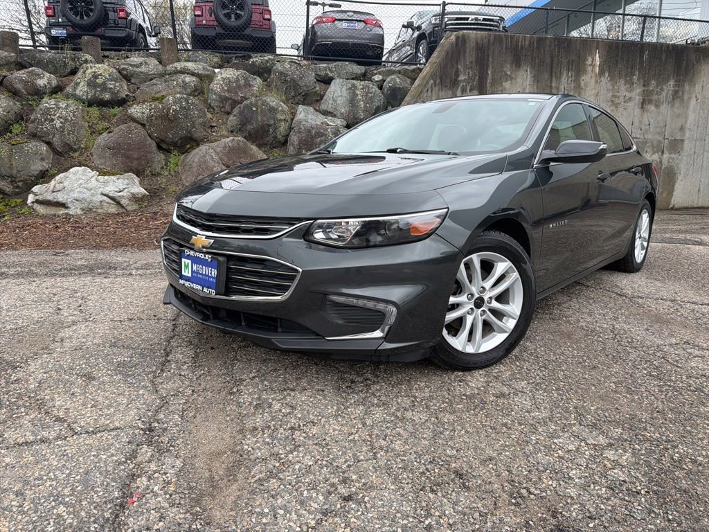 Used 2018 Chevrolet Malibu LT FWD image 1