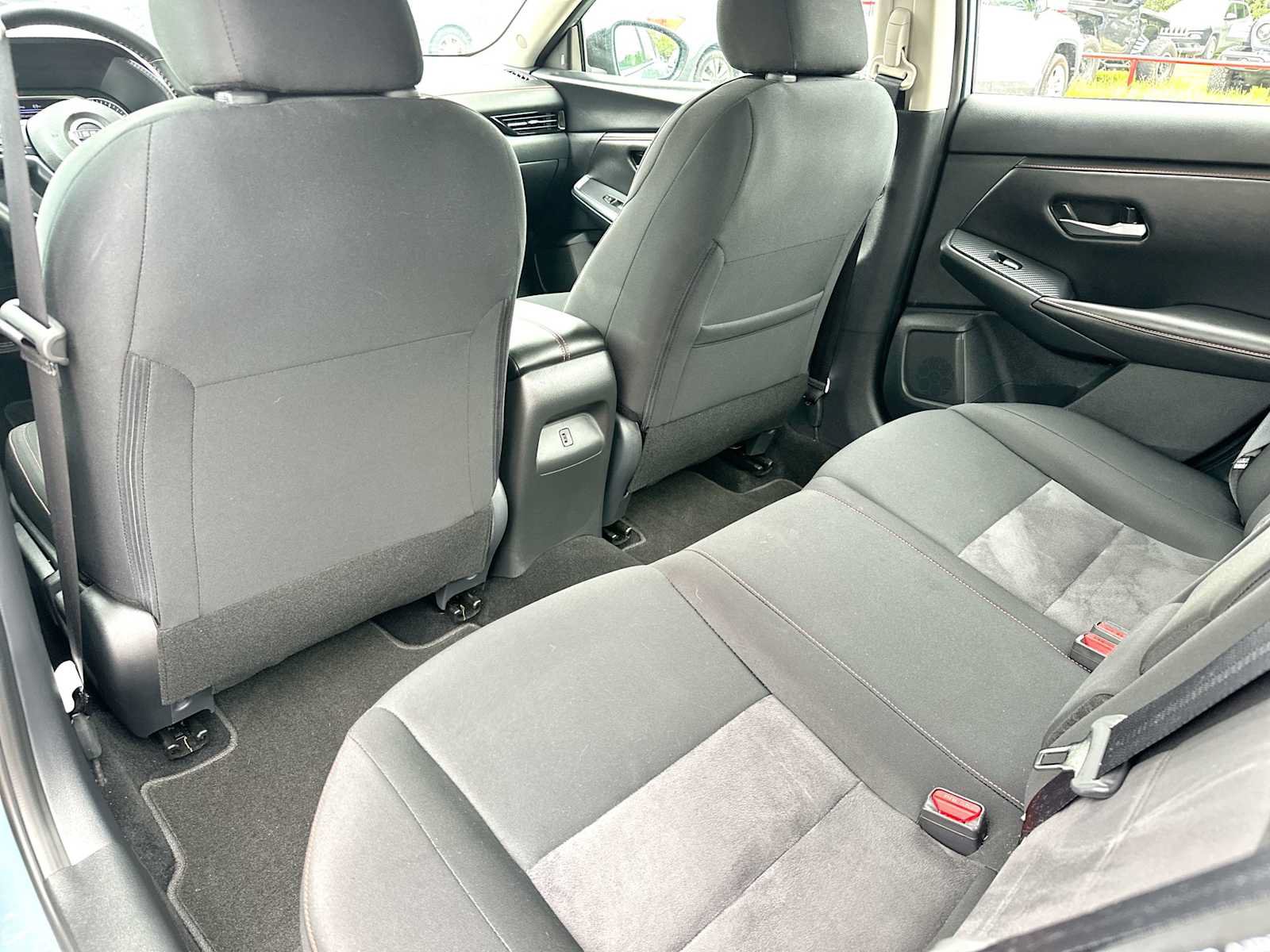 Used 2025 Nissan Sentra SR FWD image 24