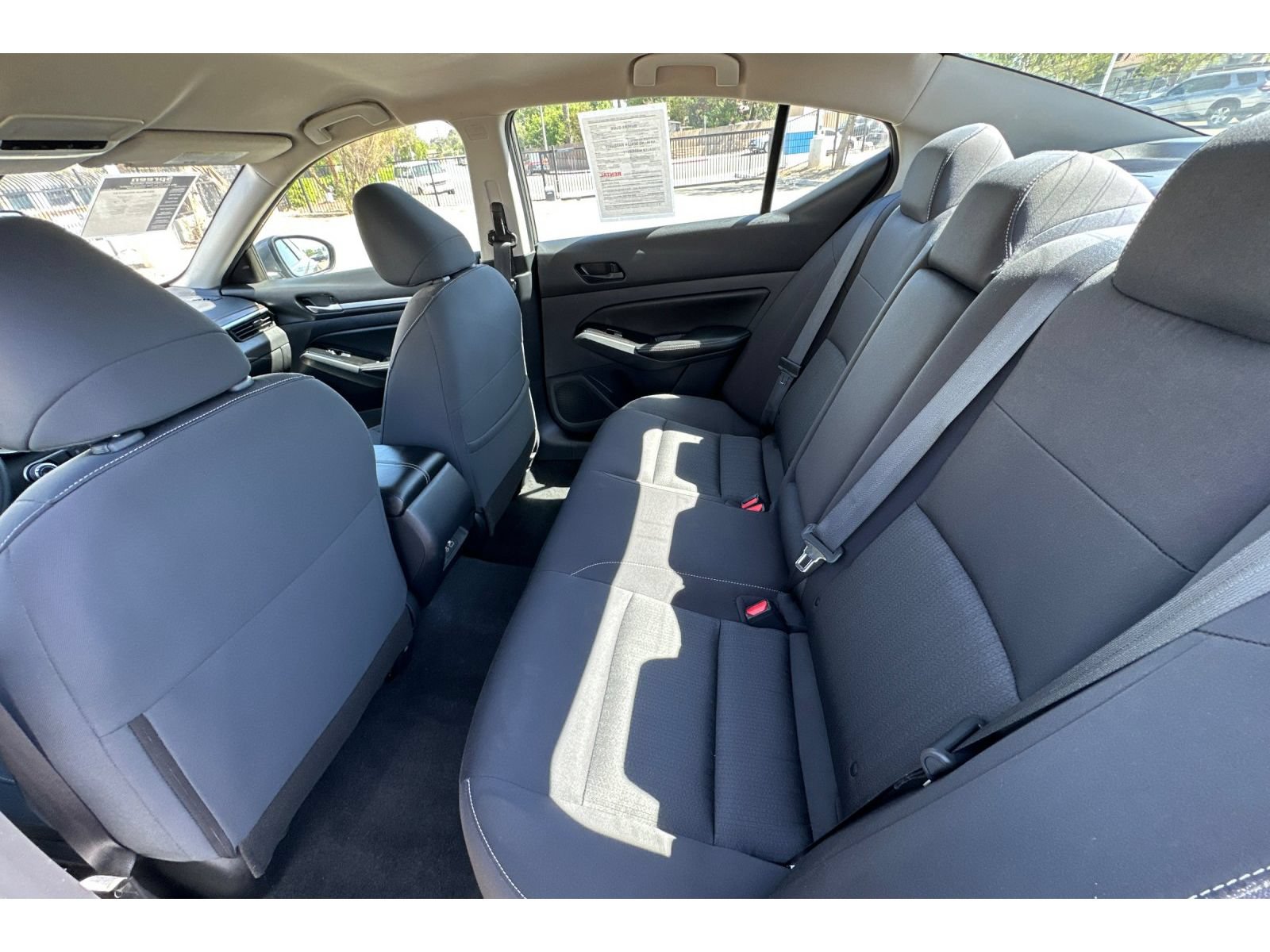 Used 2023 Nissan Altima 2.5 SV FWD image 14