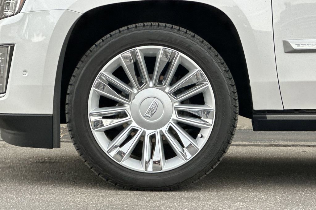 Used 2020 Cadillac Escalade Platinum AWD/4WD image 29