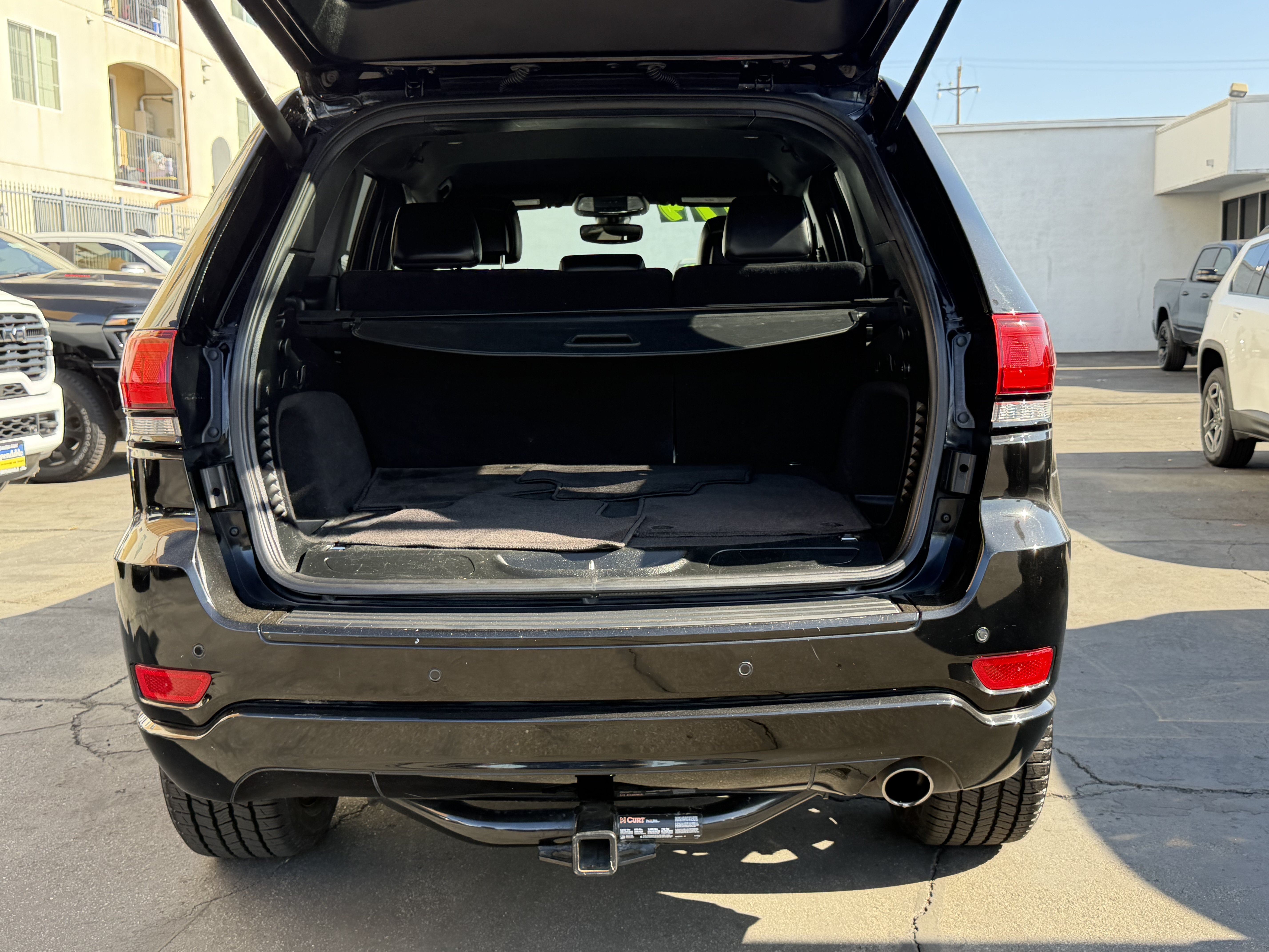 Used 2018 Jeep Grand Cherokee Altitude AWD/4WD image 10
