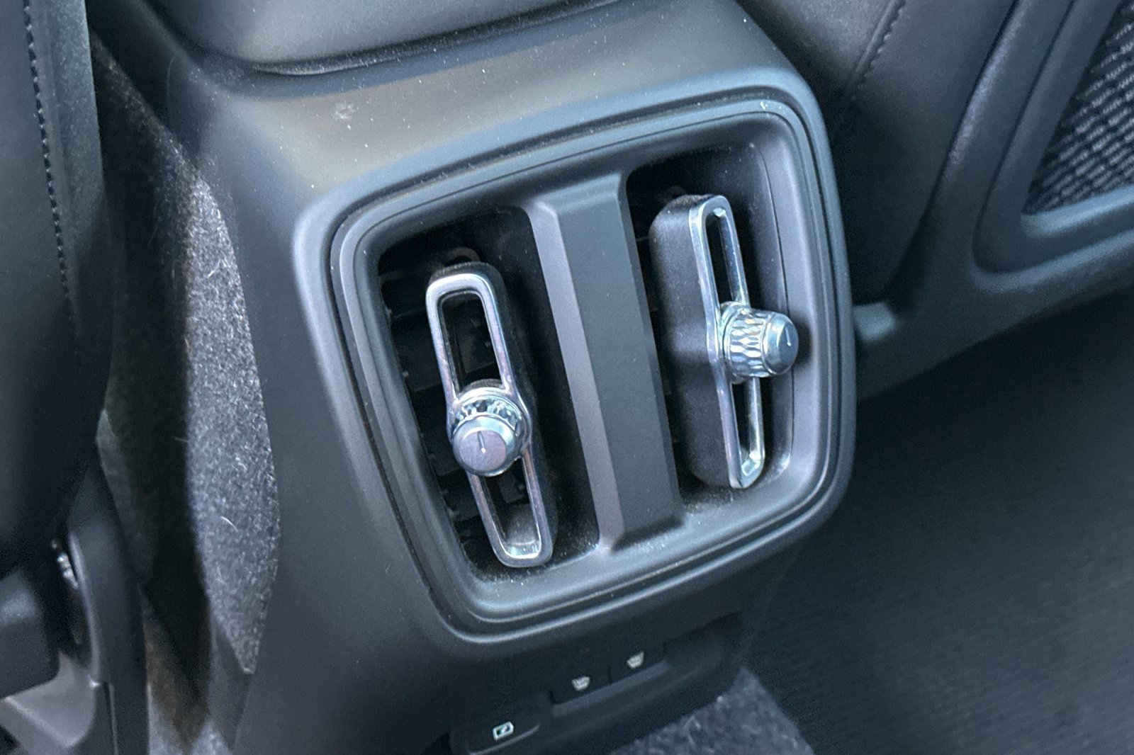 Certified 2023 Volvo C40 P8 Recharge Plus w/ Climate Package image 15