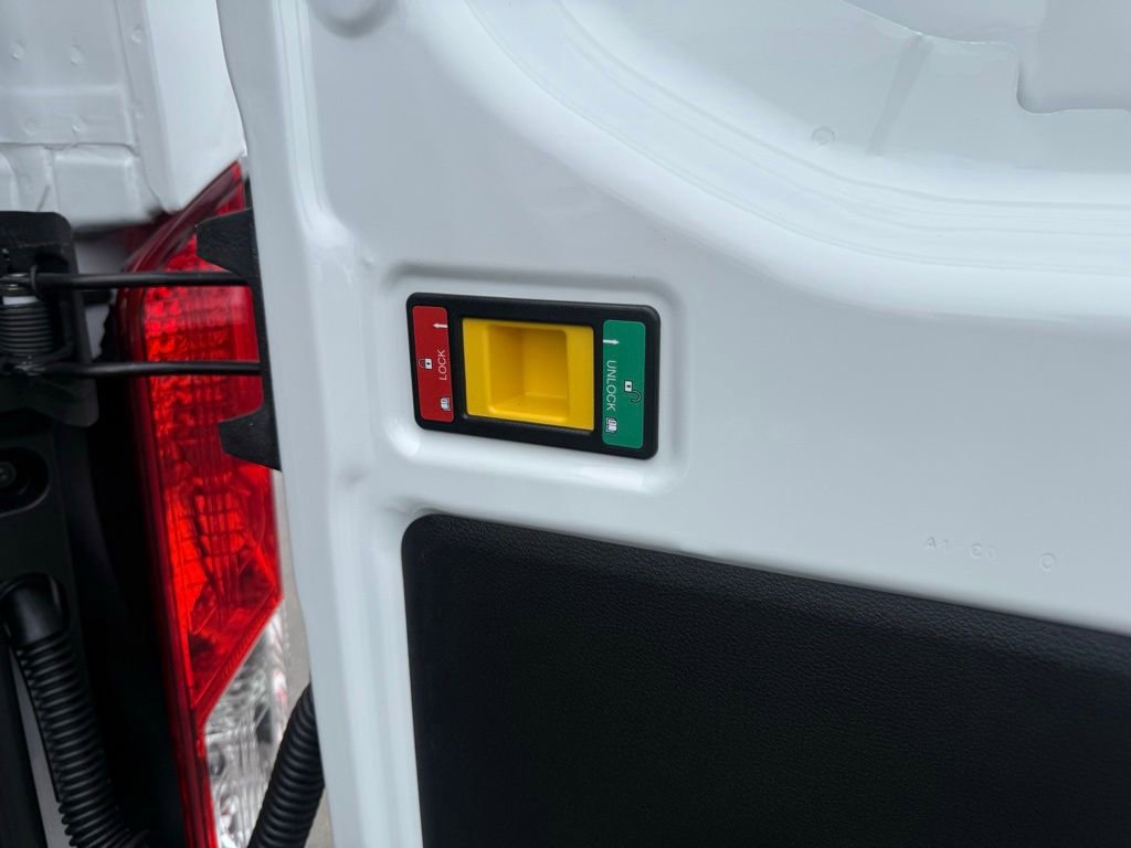 New 2026 Ford Transit 250 Low Roof w/ Load Area Protection Package RWD image 28