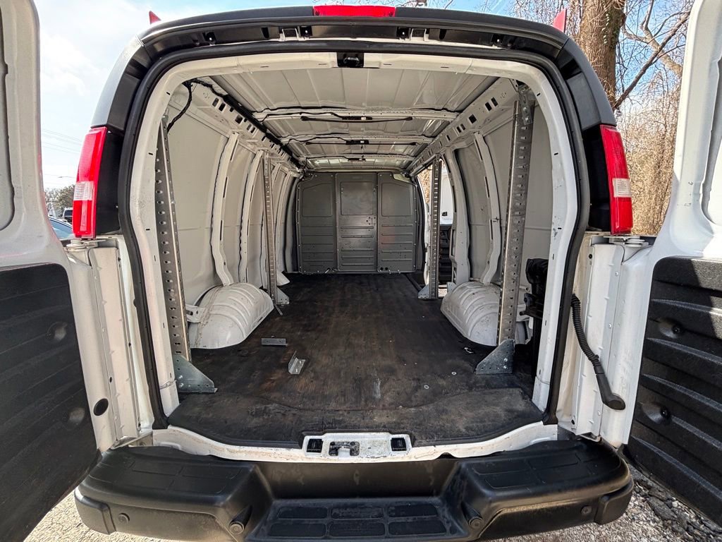 Used 2023 GMC Savana 2500 w/ Driver Convenience Package image 22