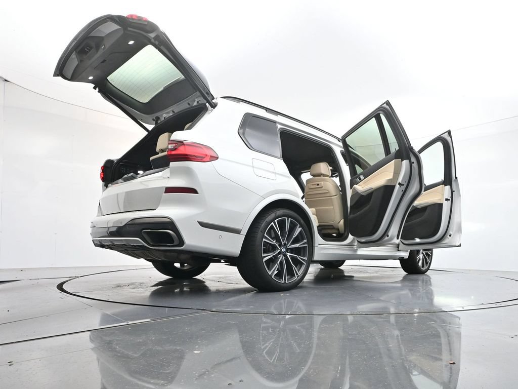 Used 2022 BMW X7 M50i AWD/4WD image 42