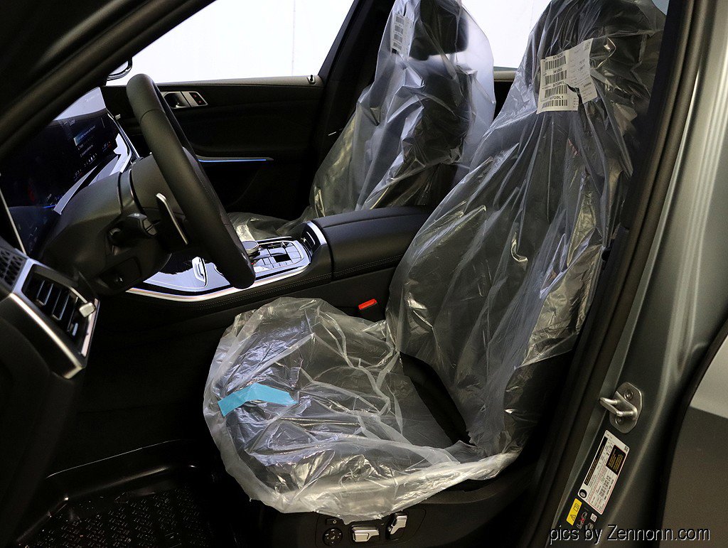 Used 2026 BMW X5 xDrive50e w/ M Sport Package image 11