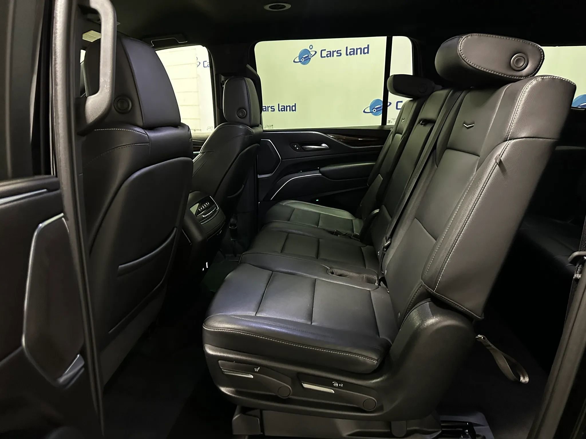 Used 2023 Cadillac Escalade ESV Luxury RWD image 14