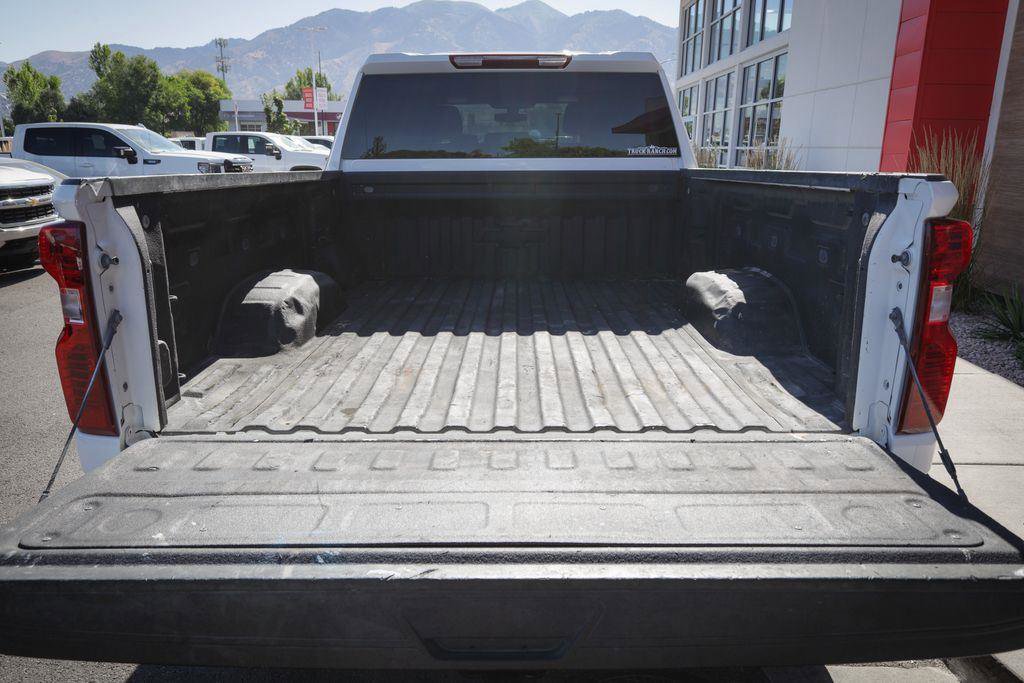 Used 2023 Chevrolet Silverado 2500 LT w/ Convenience Package image 5