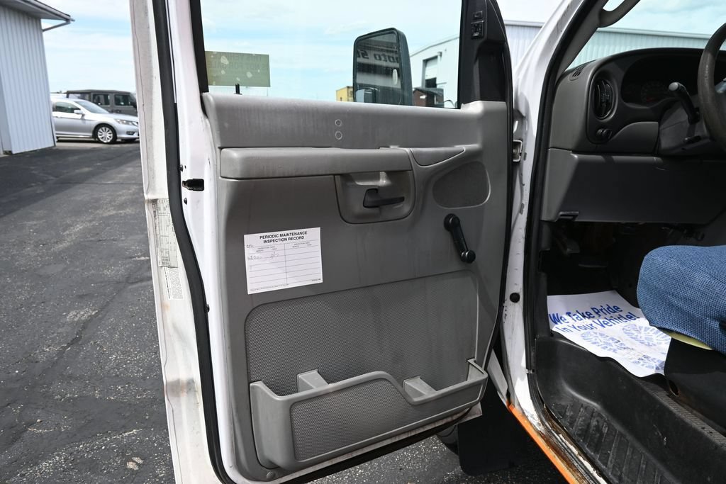 Used 2003 Ford E-450 and Econoline 450 RWD image 29