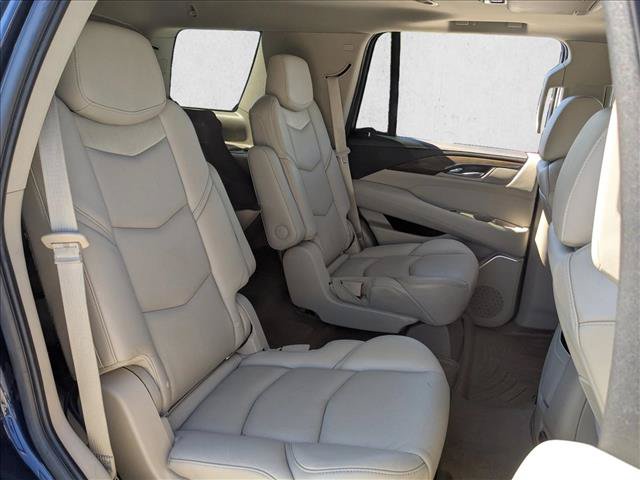 Used 2020 Cadillac Escalade Premium Luxury AWD/4WD image 23