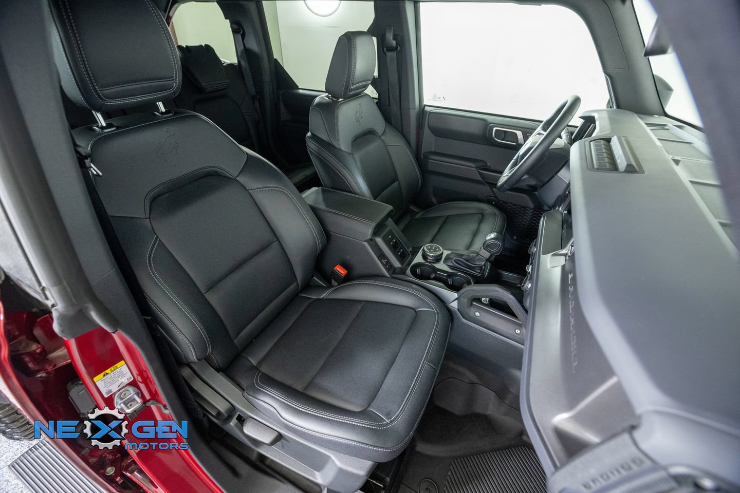 Used 2025 Ford Bronco Badlands AWD/4WD image 49