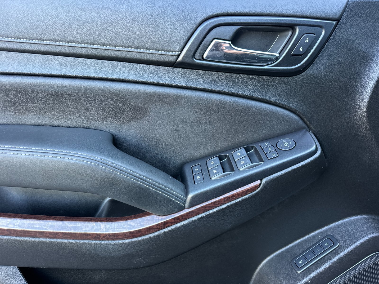 Used 2019 GMC Yukon XL SLT AWD/4WD image 11