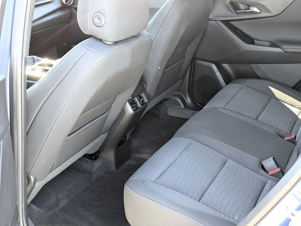 Used 2026 Chevrolet Equinox LT w/ Safety and Technology Package AWD/4WD image 14