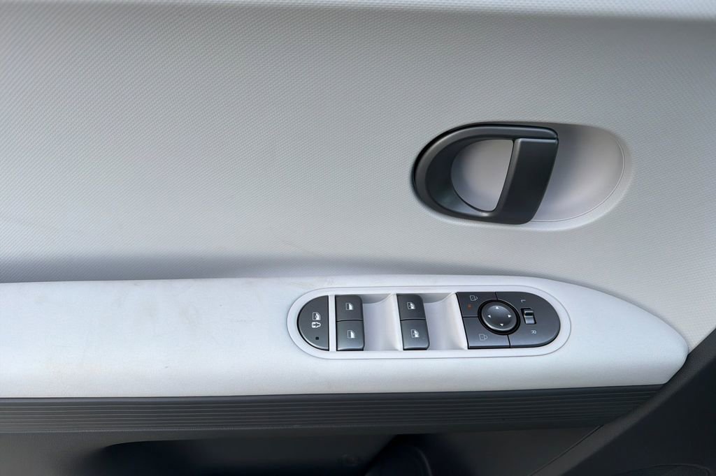 New 2026 Hyundai Ioniq 5 SEL image 9