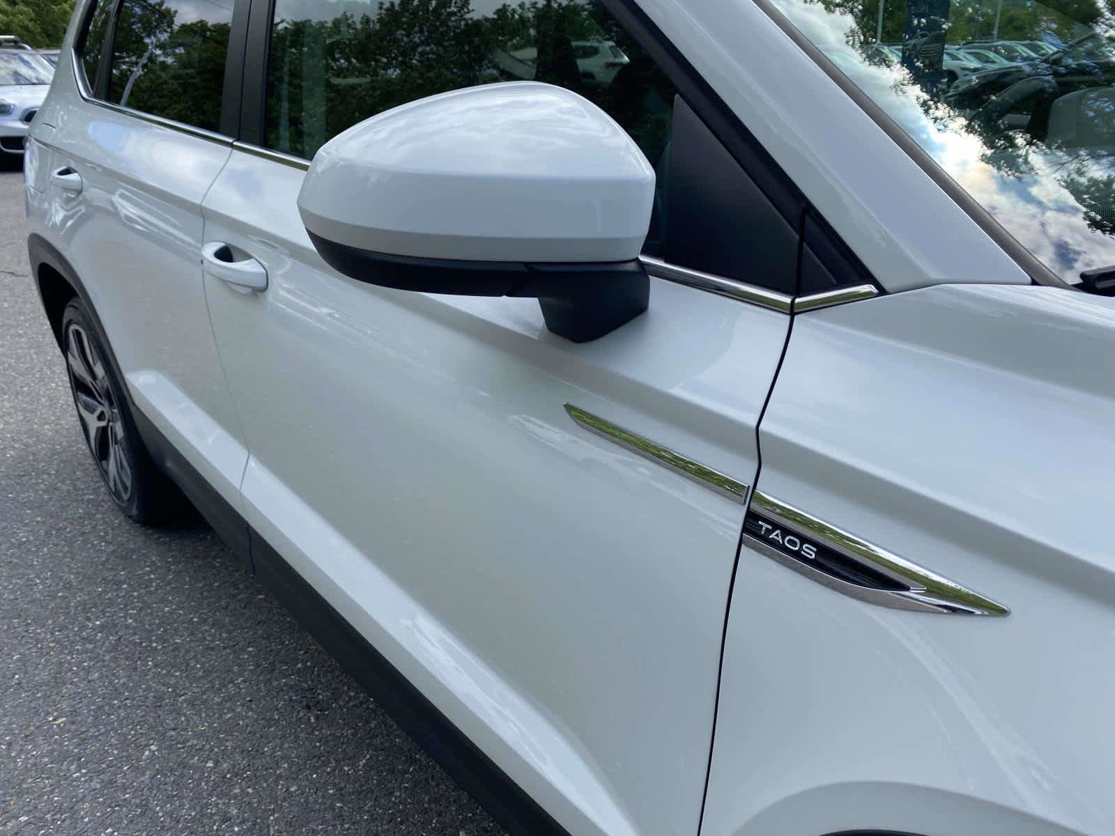 Certified 2022 Volkswagen Taos SEL AWD/4WD image 9