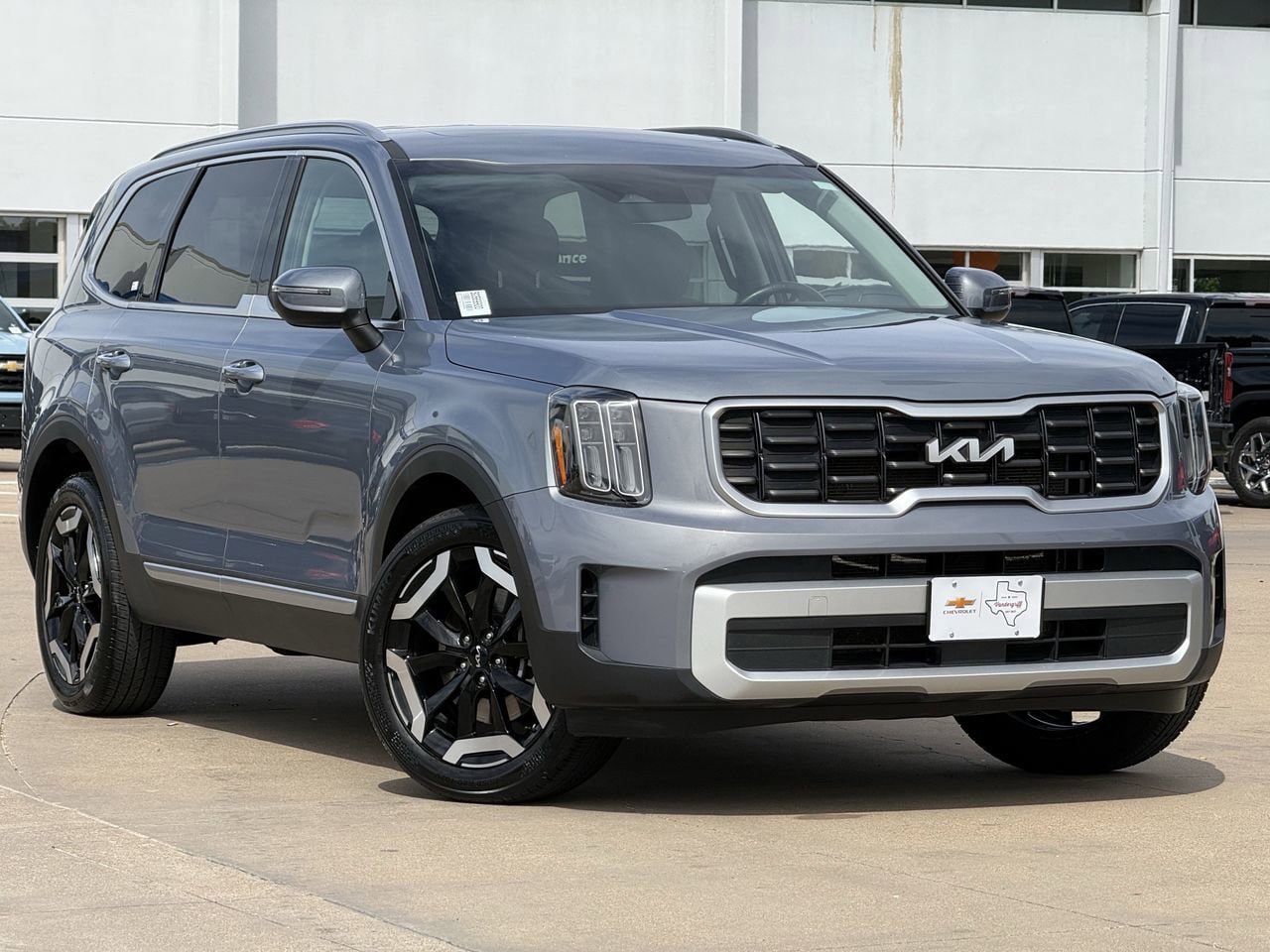 Used 2025 Kia Telluride S FWD image 2