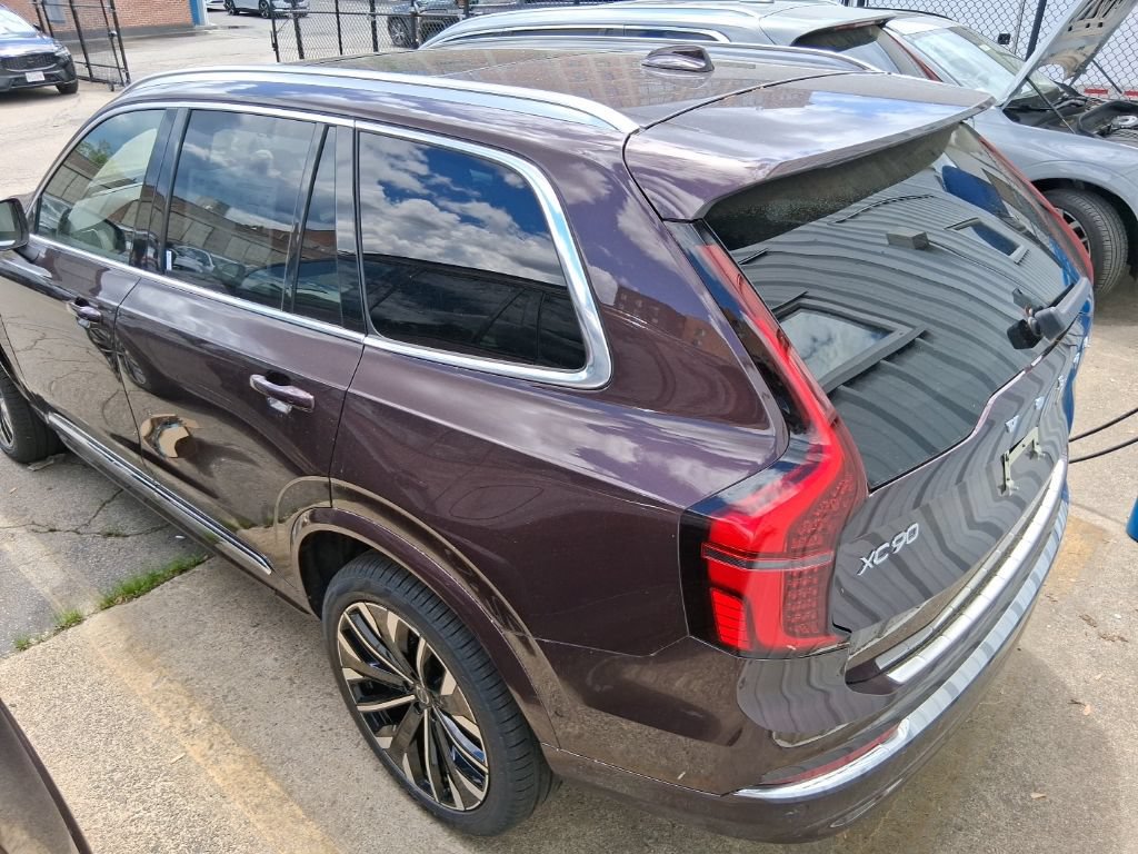 New 2026 Volvo XC90 T8 Ultra w/ Protection Package Premier AWD/4WD image 5