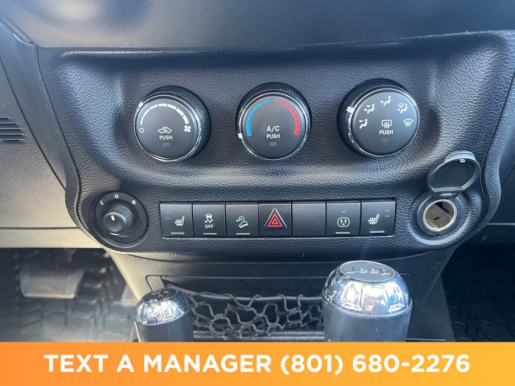 Used 2016 Jeep Wrangler Sahara w/ Connectivity Group AWD/4WD image 23