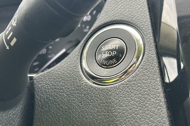 Used 2018 Nissan Rogue SV w/ Premium Package image 29