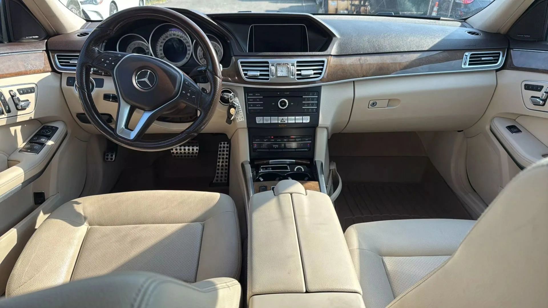 Used 2016 Mercedes-Benz E 350 4MATIC Sedan image 29