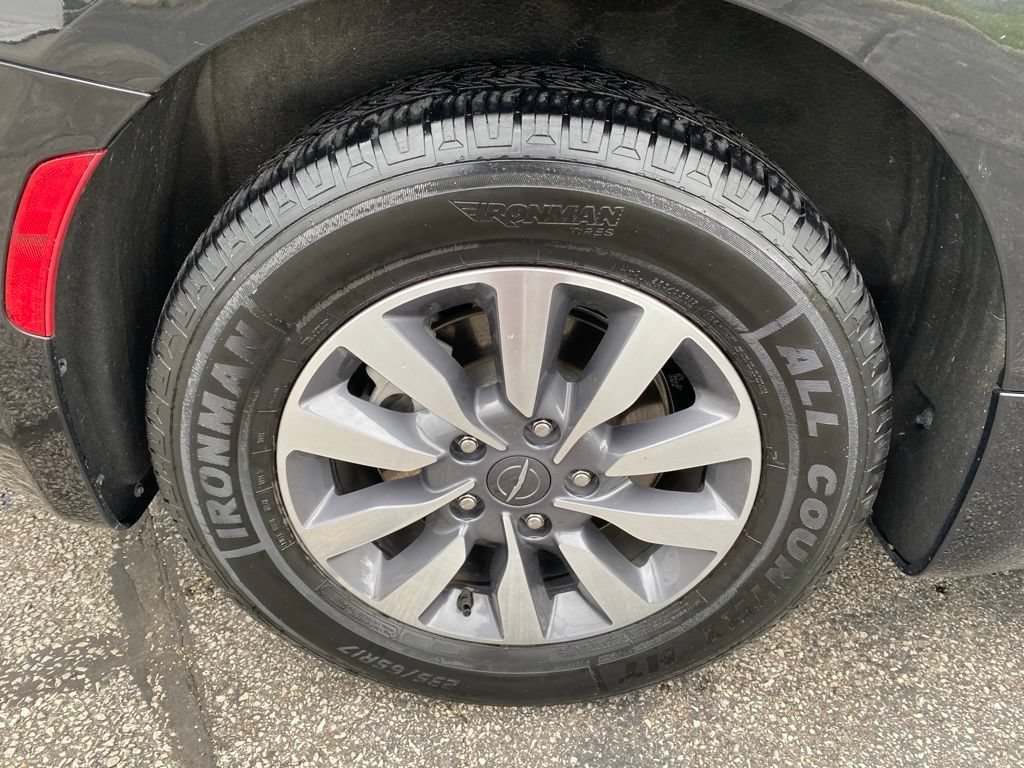 Used 2023 Chrysler Pacifica Touring-L FWD image 28