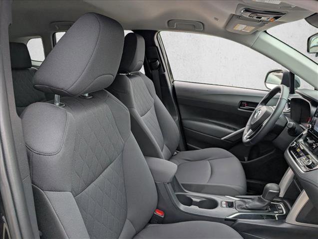 Certified 2022 Toyota Corolla Cross LE image 17